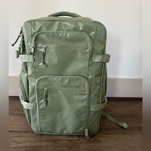 Terra 26L Laptop Duffle Backpack NWOT